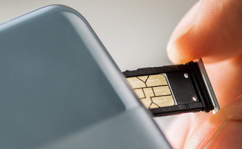 Минцифры предлагает запретить операторам связи закупать иностранные SIM-карты