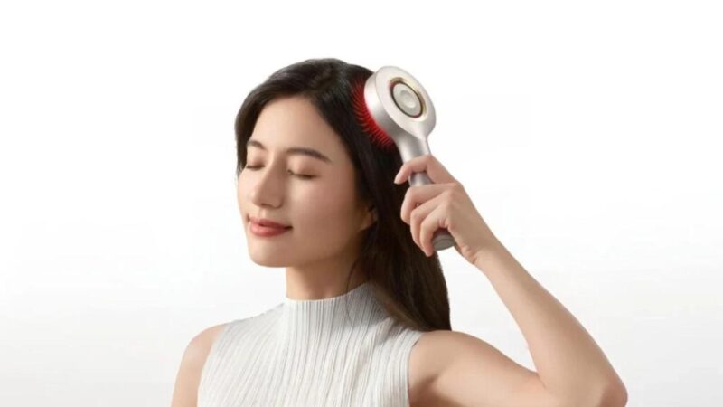 Xiaomi выпустила умную массажную расчёску