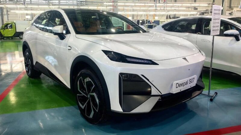 Автотор начал сборку премиальных гибридных кроссоверов Deepal G318 и S07