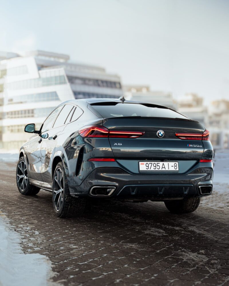 Белорусский каршеринг Hello пополнил автопарк новым BMW X6 M50d — фото 2