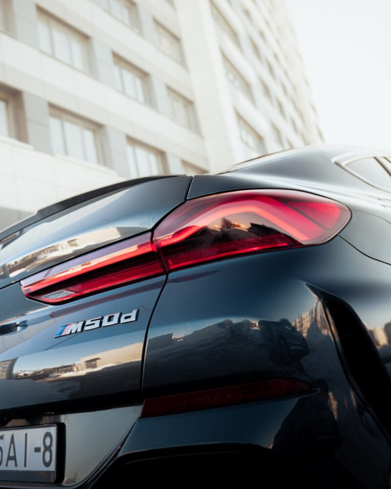 Белорусский каршеринг Hello пополнил автопарк новым BMW X6 M50d — фото 3