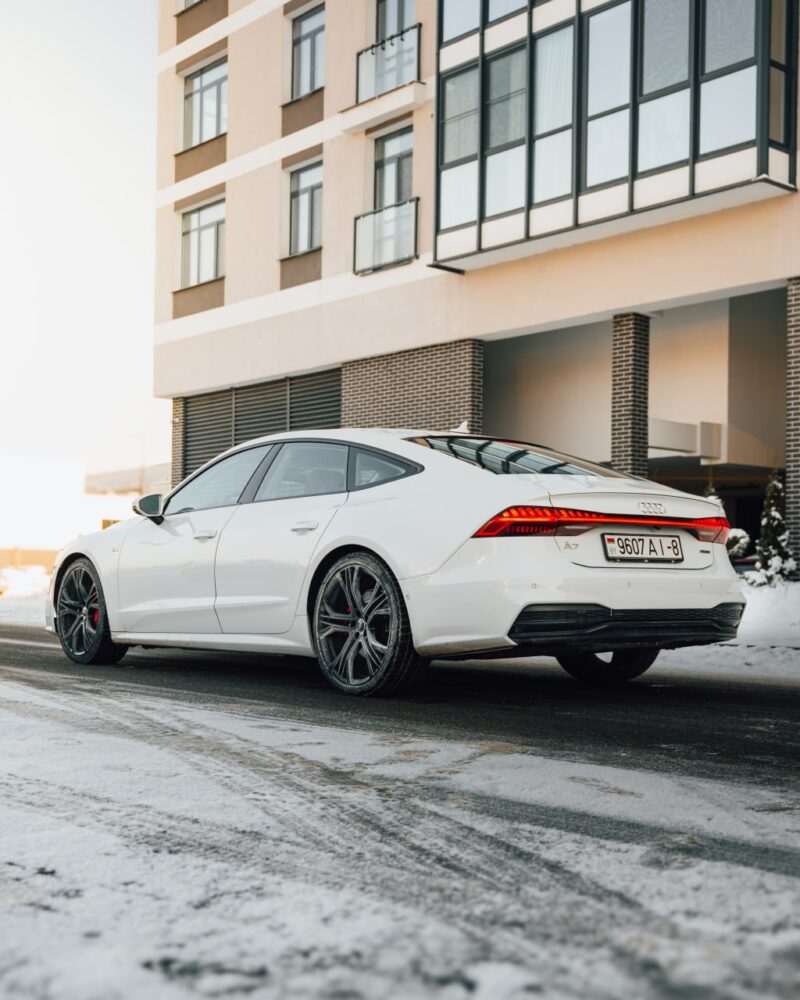 Белорусский каршеринг Hello добавил в свой автопарк Audi A7 S-Line — фото 2