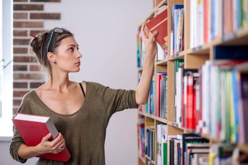 Исследование МегаФона: женщины стали главными читателями цифровых книг в отпускной период
