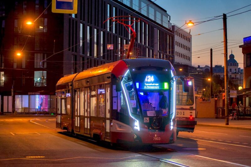 Оплату «карманом» в петербургском транспорте запустят до конца года