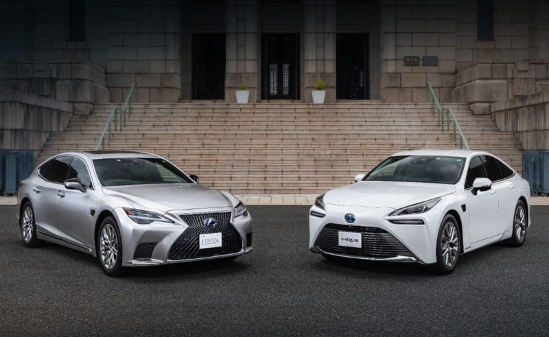Владельцам Lexus и Toyota в Германии отключили функцию дистанционного запуска ДВС