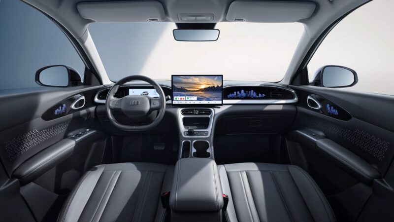 Geely выпустит в России бюджетный хетчбэк EX2 — фото 3