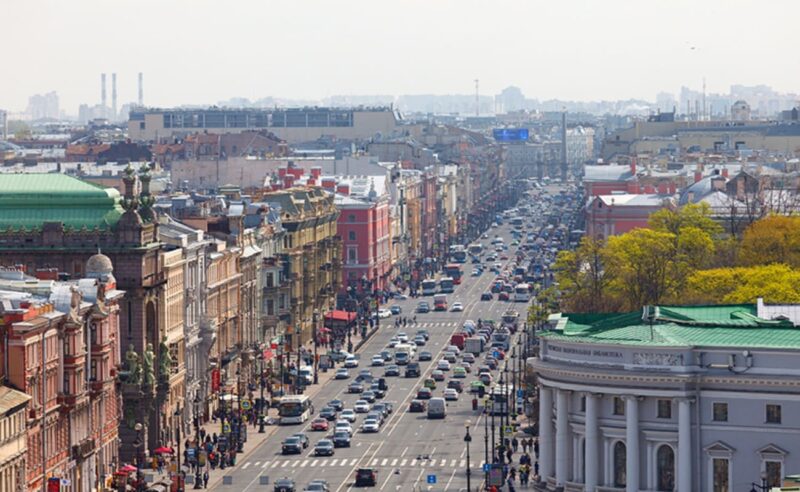 Власти Петербурга намерены сделать въезд в центр города платным