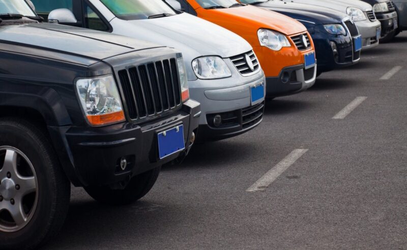 Автостат: в 2026 году 64% продаж в России пришлось на прошлогодние автомобили