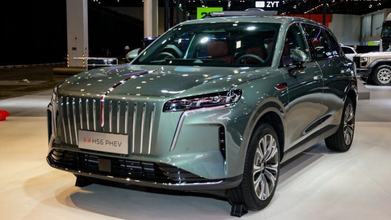Кроссовер Hongqi HS6 из Книги рекордов Гиннесса появится в России в 2027 году