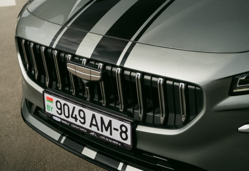 Белорусский каршеринг Hello пополнил автопарк Geely Preface — фото 1