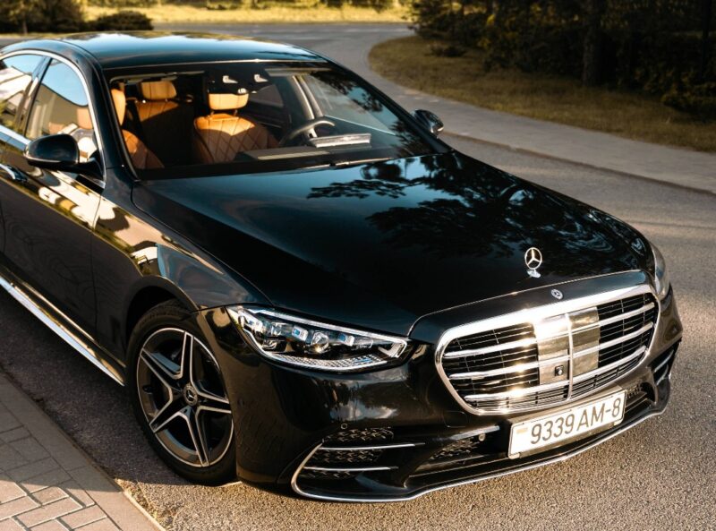 Белорусский каршеринг Hello пополнил автопарк Mercedes-Benz S-Class W223 — фото 2