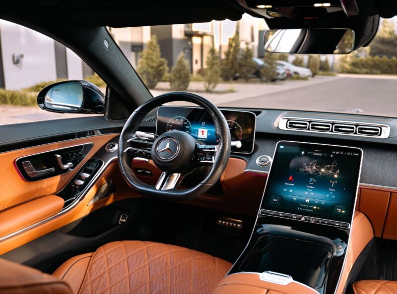 Белорусский каршеринг Hello пополнил автопарк Mercedes-Benz S-Class W223 — фото 3