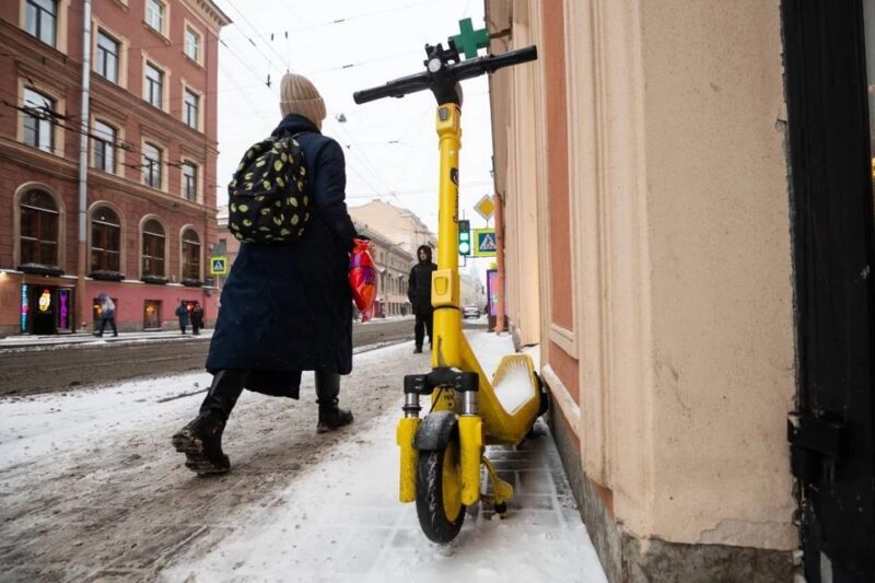 В Санкт-Петербурге начали работать электросамокаты