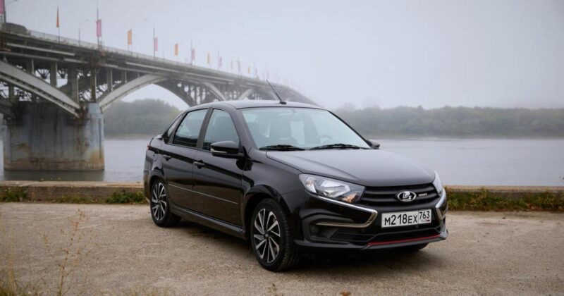 В России упали продажи самых популярных автомобилей
