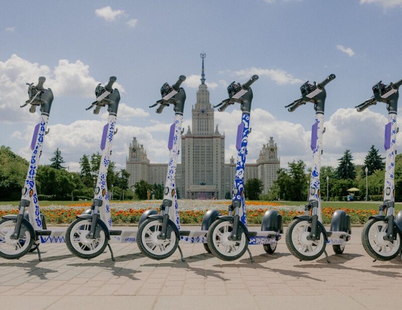 На самокатах кикшеринга Юрент появилась роспись Гжели — фото 1